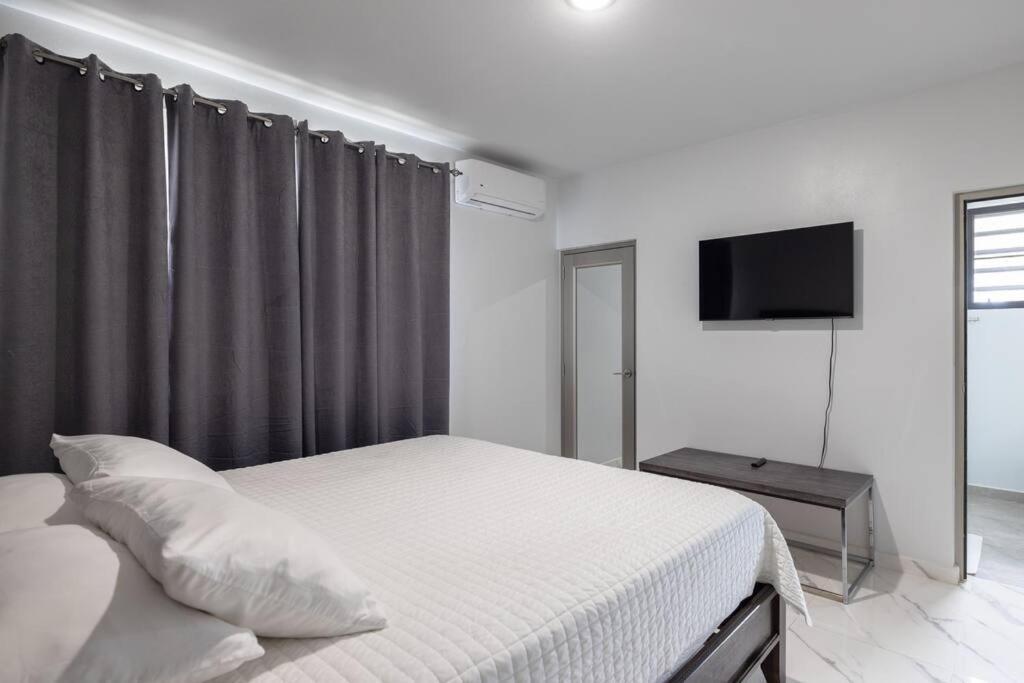 Ramey Cir D, Near Airport, Beaches W/King Bed. Aguadilla Esterno foto