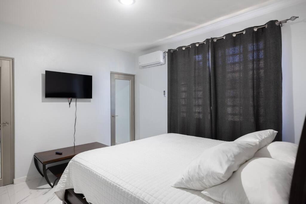 Ramey Cir D, Near Airport, Beaches W/King Bed. Aguadilla Esterno foto